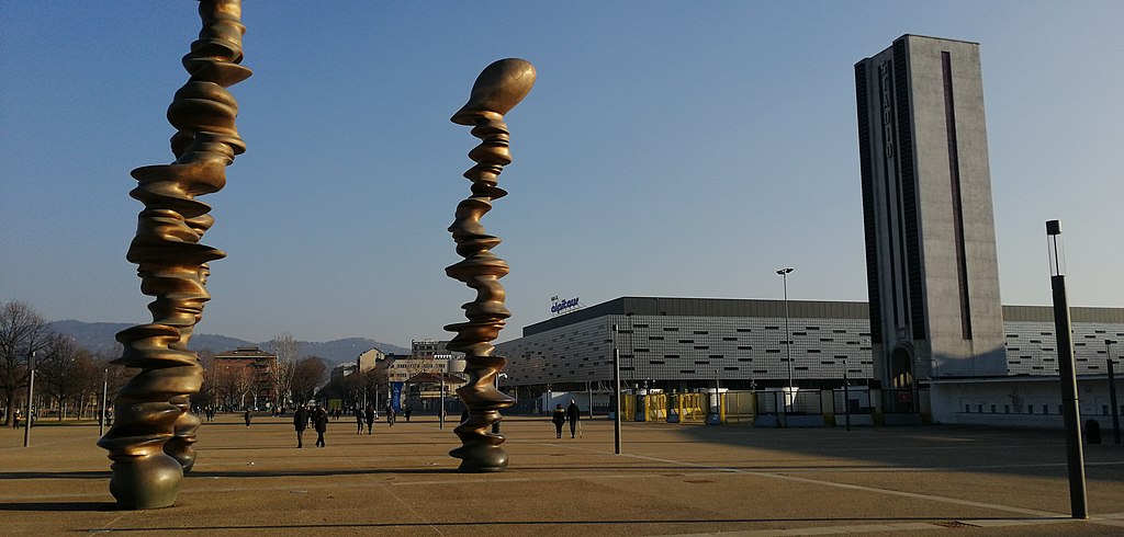 Piazzale_Grande_Torino,_Turin,_Italy.jpg