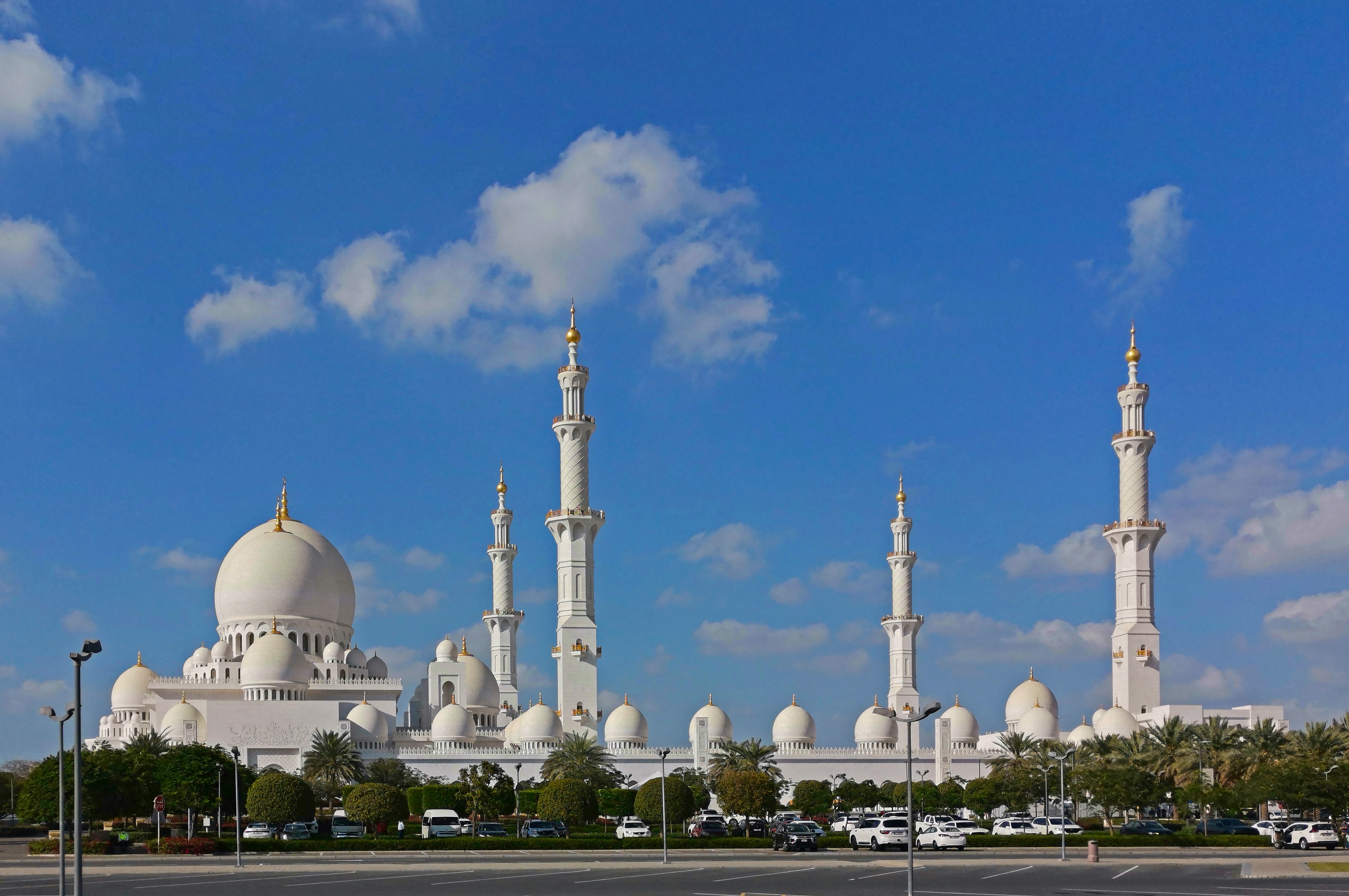 Sheikh_Zayed_Mosque_2022.jpg
