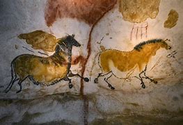 The lascaux cave painting.jpg